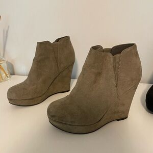 Wedge bootie